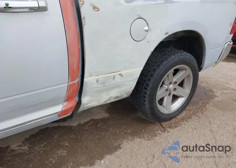 2010 Dodge Ram 1500 Slt/Sport/Trx z USA, uszkodzony, nr VIN 1D7RB1GP8AS247580